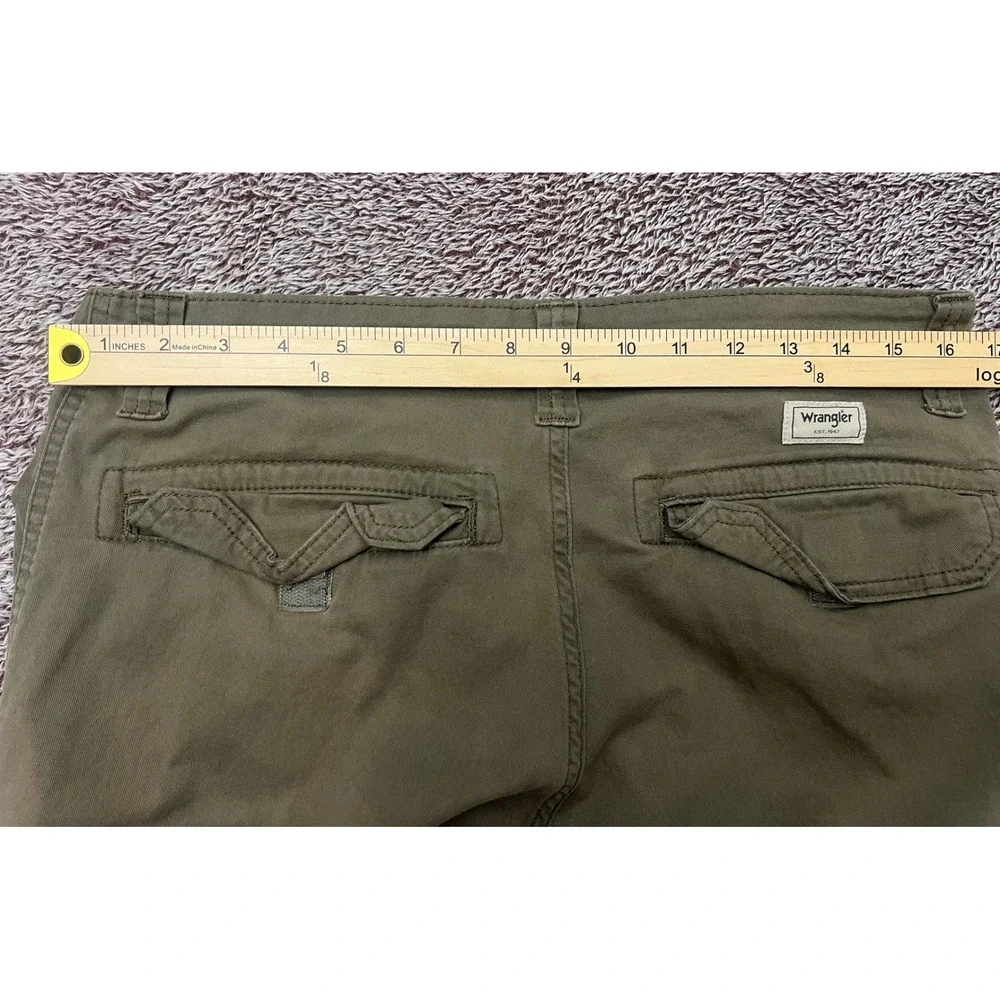 Wrangler Men's 33x30 Olive Green Cargo Work Pants Regular Taper Utility Stretch